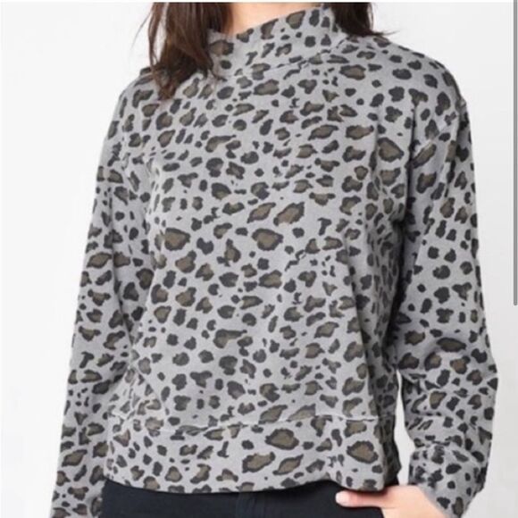 Sundry Gray Leopard Print Long Sleeve Funnel Neck Top SIZE SMALL - Picture 2 of 8